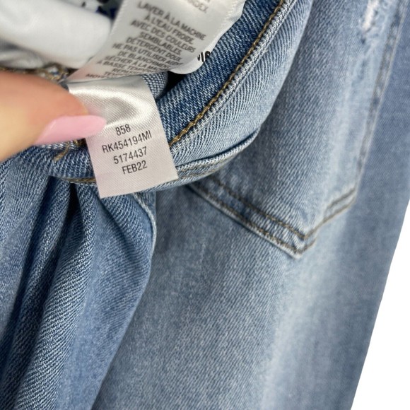 ✨SOLD✨Abound Womens Size 27 High Rise Button Fly Distressed Light Wash Jeans - Picture 8 of 8